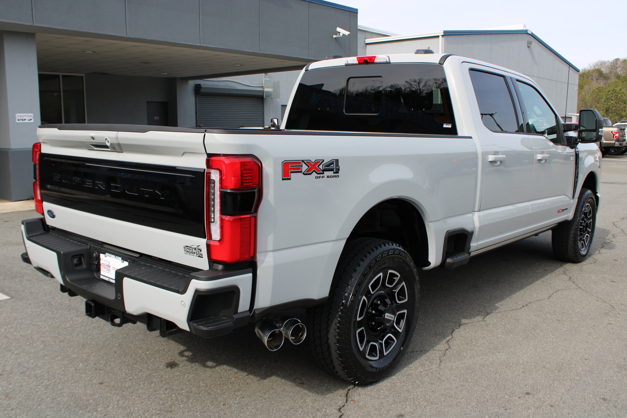 New 2026 Ford F250 Platinum AWD/4WD image 3