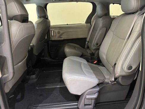 Certified 2021 Toyota Sienna Limited AWD/4WD image 25