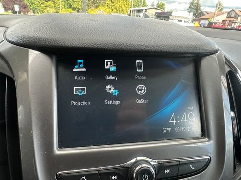 Used 2017 Chevrolet Cruze LT FWD image 17