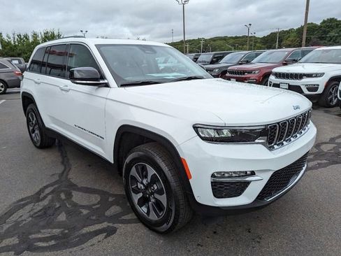 Used 2023 Jeep Grand Cherokee 4WD 4xe w/ Luxury Tech Group II image 2