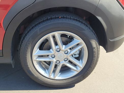 Used 2023 Hyundai Kona SE AWD/4WD image 30