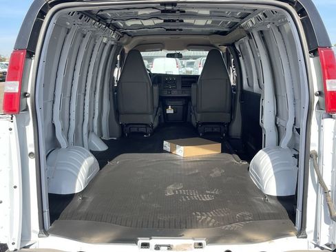New 2025 GMC Savana 2500 w/ Driver Convenience Package RWD image 25