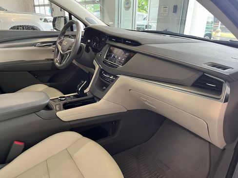 Used 2023 Cadillac XT5 Premium Luxury AWD/4WD image 3