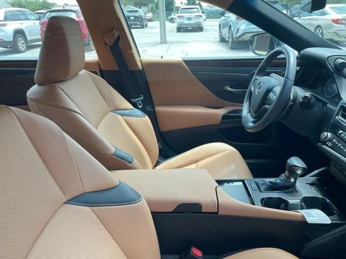Used 2023 Lexus ES 350 w/ Premium Package FWD image 8