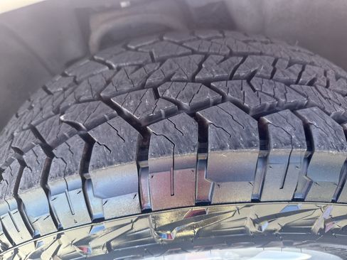 Used 2020 GMC Yukon SLT AWD/4WD image 11