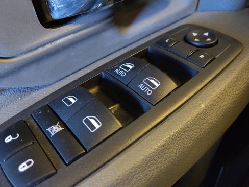 Used 2019 RAM 1500 Classic SLT image 27