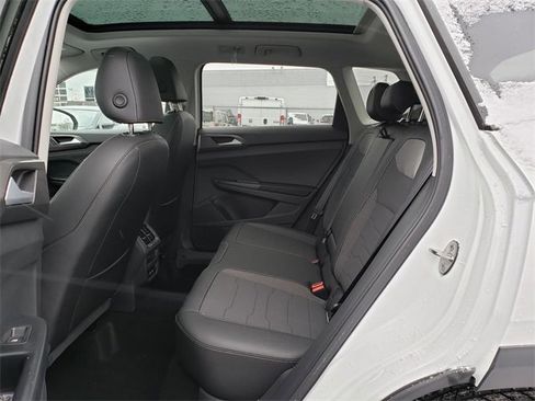 New 2026 Volkswagen Taos SE image 8