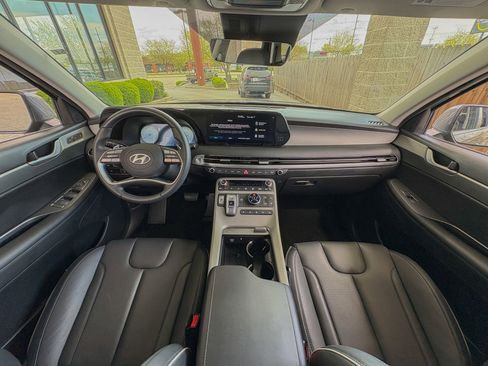 Used 2024 Hyundai Palisade SEL image 2