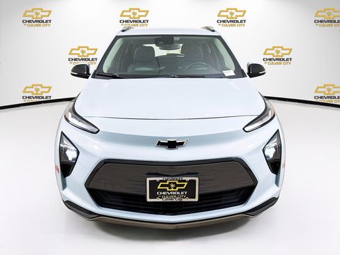 Used 2022 Chevrolet Bolt EUV LT w/ Convenience Package image 2