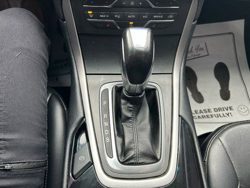 Used 2016 Ford Edge SEL w/ Equipment Group 201A AWD/4WD image 27