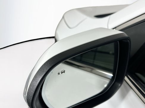 Used 2025 Buick Enclave Preferred image 16