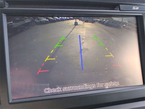 Used 2017 Nissan Titan SL image 16