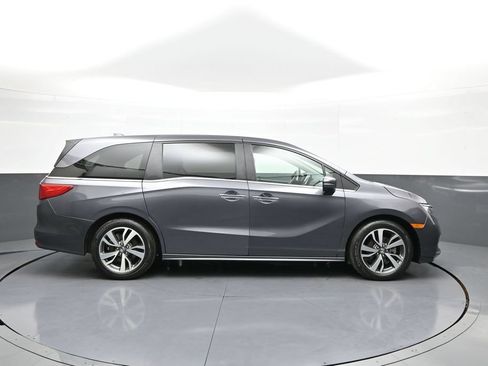 Certified 2024 Honda Odyssey Touring image 5