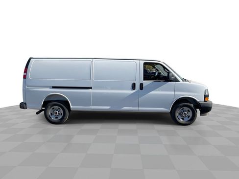 New 2025 GMC Savana 2500 Extended w/ Driver Convenience Package image 9