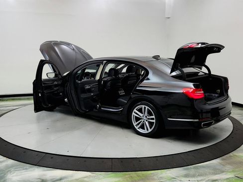 Used 2017 BMW 740i RWD image 12