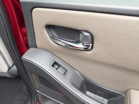 Used 2022 Nissan Frontier SV RWD image 39