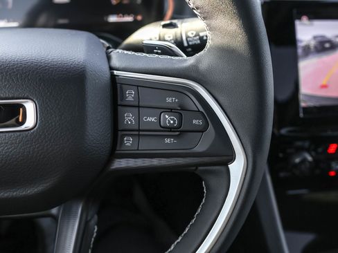 New 2025 Jeep Grand Cherokee L Altitude image 30