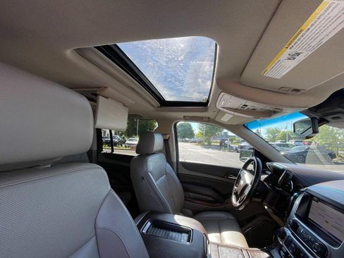 Used 2020 Chevrolet Suburban Premier AWD/4WD image 10