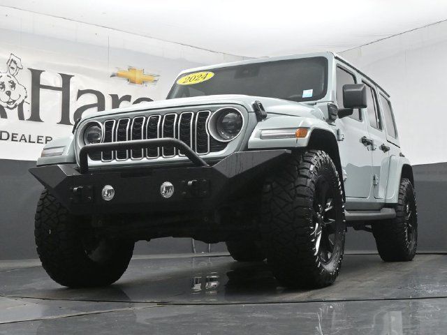 Used 2024 Jeep Wrangler Unlimited Sahara w/ Technology Group AWD/4WD image 4