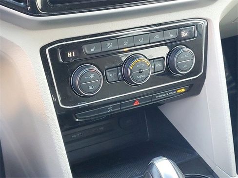 Used 2022 Volkswagen Atlas SE image 27