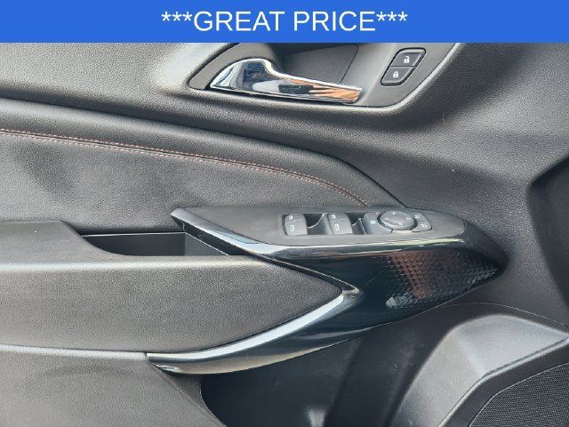 Used 2025 Chevrolet Trax RS w/ Driver Confidence Package FWD image 24
