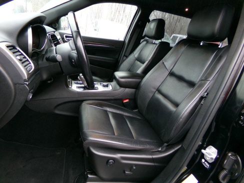 Used 2021 Jeep Grand Cherokee Limited image 13