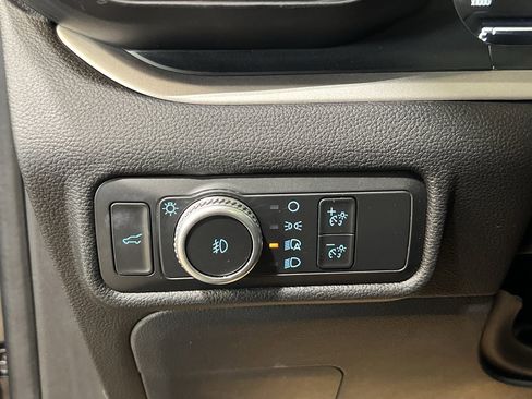 Used 2022 Ford Explorer XLT w/ Equipment Group 202A image 13