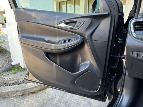 Used 2025 Buick Encore GX Preferred FWD image 18