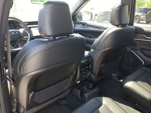 New 2026 Jeep Grand Cherokee L Limited AWD/4WD image 19