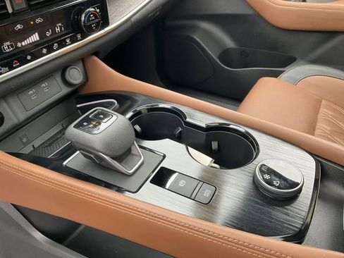 Certified 2025 Nissan Rogue Platinum w/ Platinum Premium Package image 27