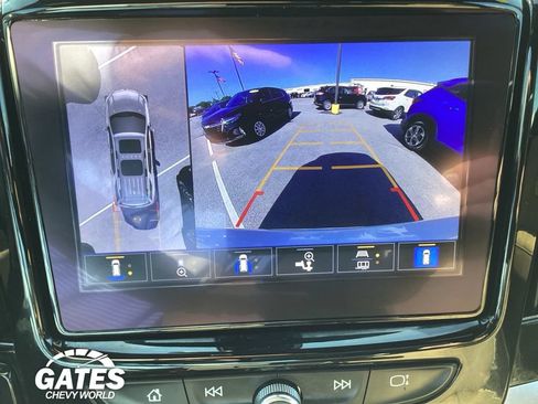 Used 2022 Chevrolet Traverse Premier AWD/4WD image 19