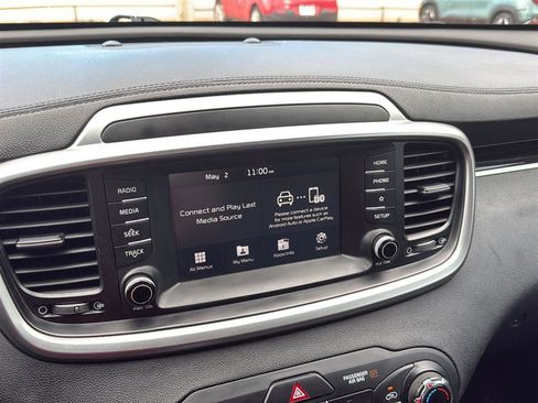 Used 2020 Kia Sorento L FWD image 5