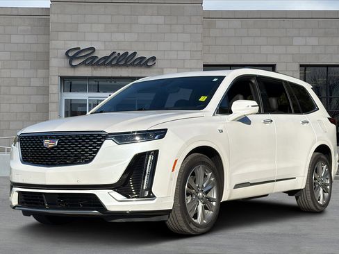 Certified 2022 Cadillac XT6 Premium Luxury w/ Technology Package image 5