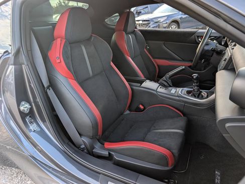 Used 2025 Subaru BRZ Limited RWD image 27
