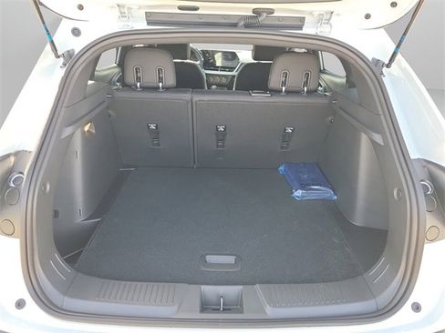 New 2026 Chevrolet Trax RS image 10