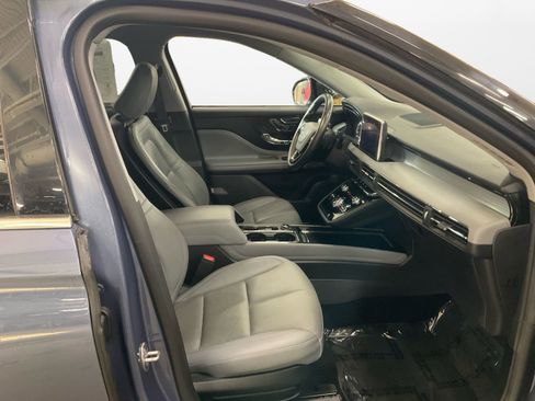 Used 2022 Lincoln Corsair AWD w/ Premium Package image 15