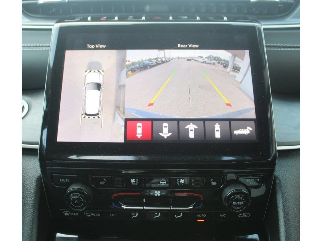 New 2023 Jeep Grand Cherokee Limited w/ Luxury Tech Group II RWD image 12