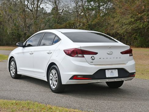 Used 2020 Hyundai Elantra SE w/ Cargo Package (C1) image 3