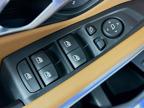 Certified 2023 BMW 330i Sedan w/ M Sport Package image 18