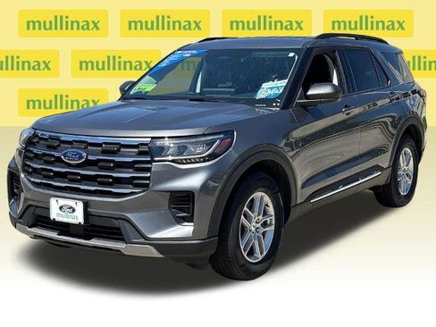 Certified 2025 Ford Explorer Active AWD/4WD image 23