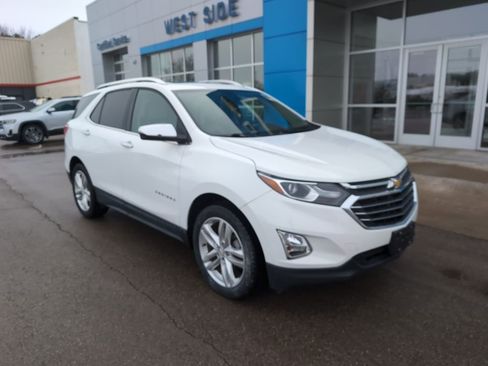 Used 2018 Chevrolet Equinox Premier image 2