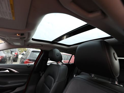 Used 2017 INFINITI QX30 Premium w/ Cargo Package image 21