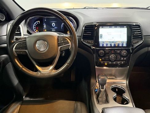 Used 2021 Jeep Grand Cherokee Laredo X image 12