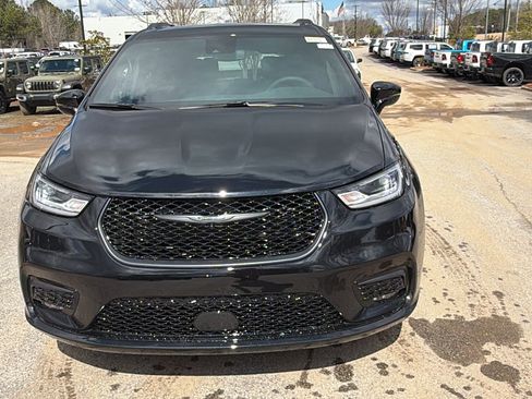 New 2026 Chrysler Pacifica Select w/ S Appearance Package FWD image 3