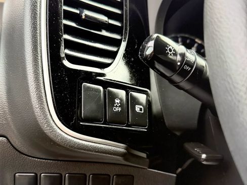 Used 2020 Mitsubishi Outlander ES FWD image 22