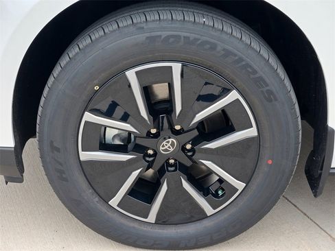 Used 2026 Toyota bZ XLE image 7