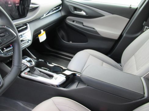 New 2026 Buick Envista Preferred FWD image 17