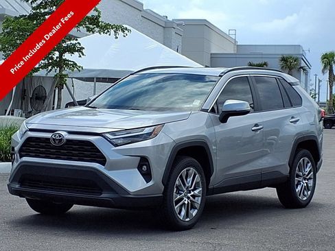 Used 2023 Toyota RAV4 XLE Premium FWD image 3