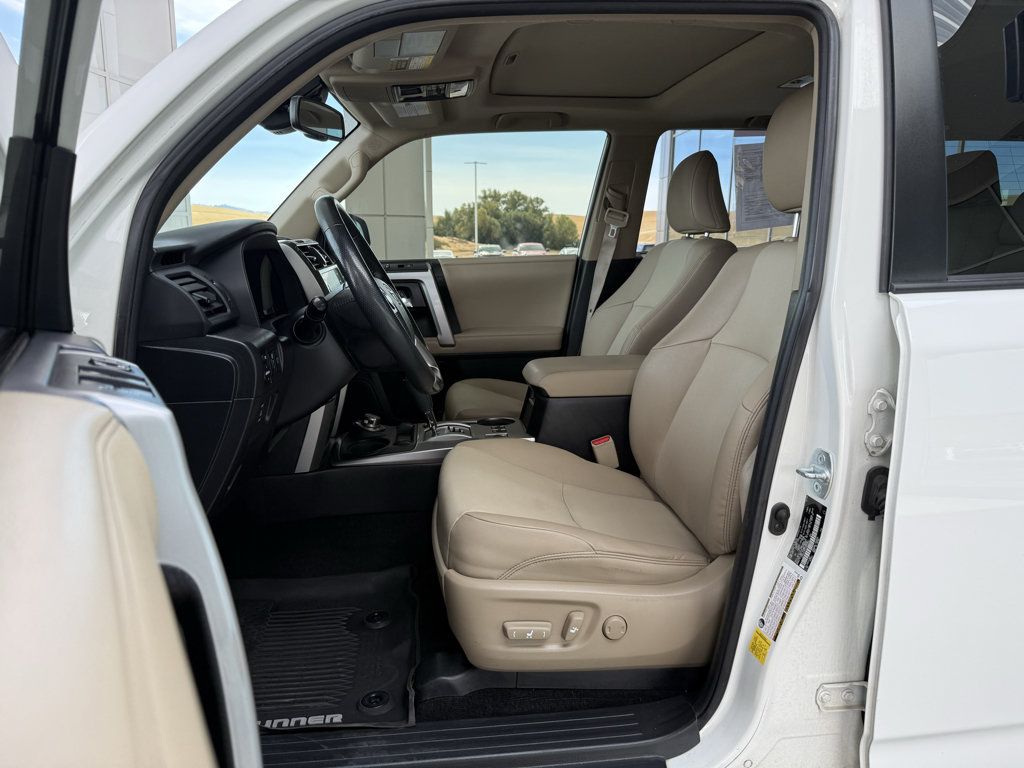 Used 2020 Toyota 4Runner SR5 Premium w/ Moonroof Package AWD/4WD image 15