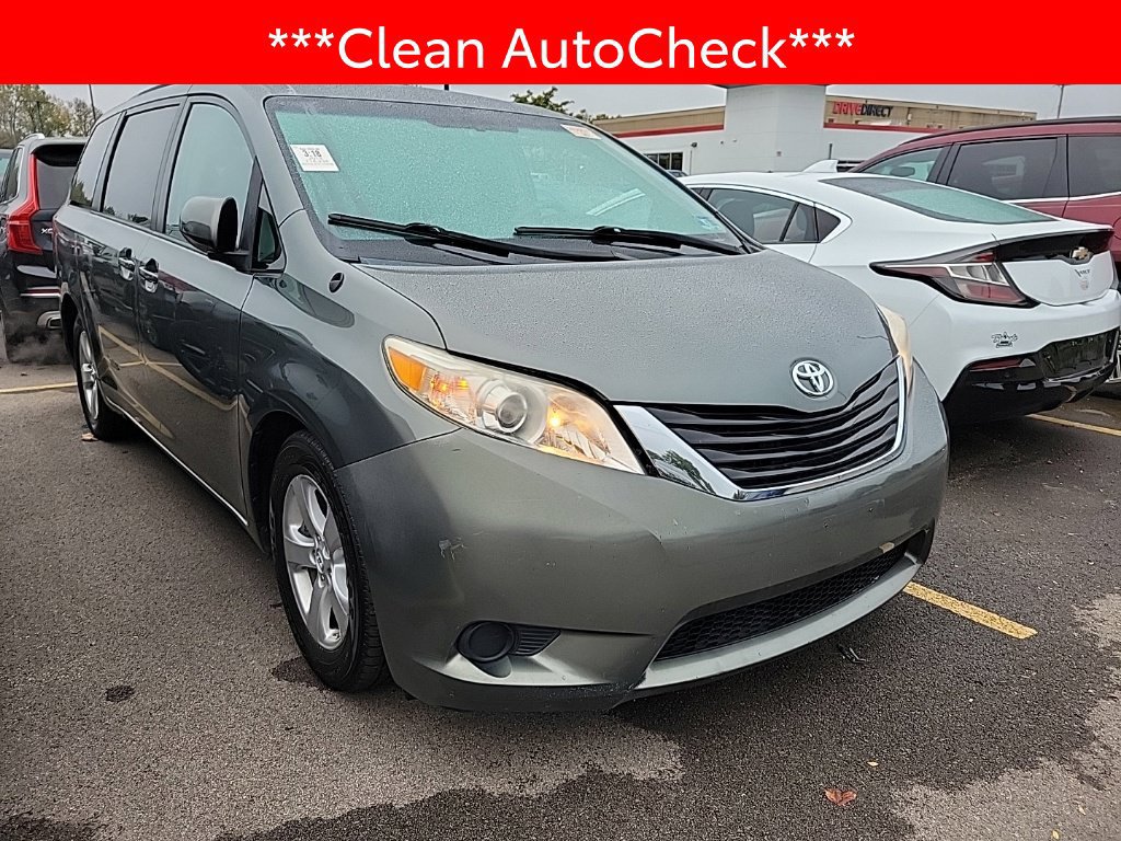 Used 2014 Toyota Sienna LE FWD image 3